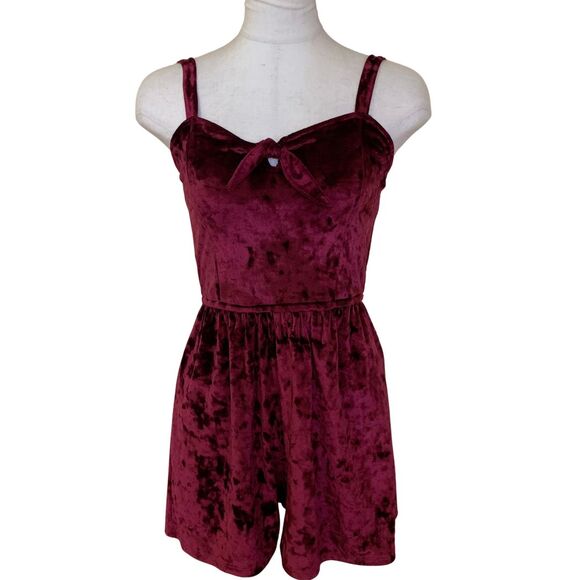 Hollister Burgundy Velvet Romper Size S Party / Holiday Outfit - Picture 1 of 12